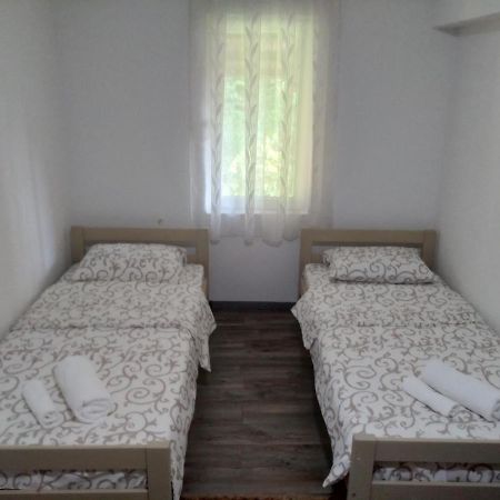 Guest House Erdan Plav Exterior photo
